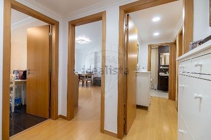 Apartamento T2 à venda na Rua Sebastião e Silva