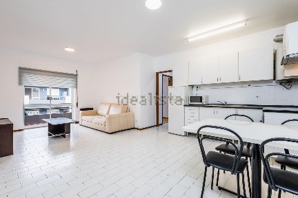 Apartamento T1 à venda na Rua Glória Barata Rodrigues, 69