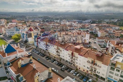 Apartamento T2 à venda em Santo Onofre e Serra do Bouro