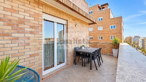 Arrendamento de penthouse na Rua Conselheiro Costa Braga, 211