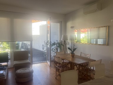 Arrendamento de apartamento T2 na Camões - Faria Guimarães
