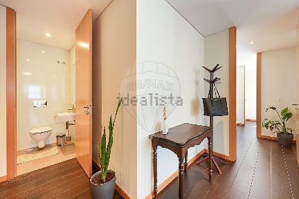Arrendamento de apartamento T2 na Rua do Professor António Cruz