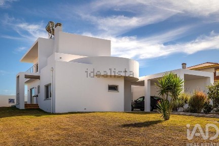 Moradia independente à venda na Sobral da Lagoa