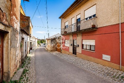 Moradia independente à venda na Rua da Rascoia, 38 a