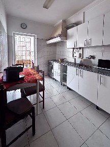 Apartamento T2 à venda na Rua Padre José Estevens Dias