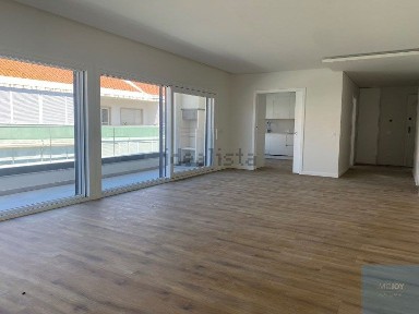 Apartamento T4 à venda em Cacilhas