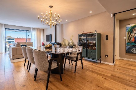 Apartamento T4 à venda na Lavadores