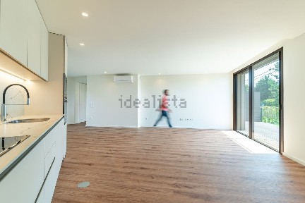 Apartamento T2 à venda na Rua do Eirado