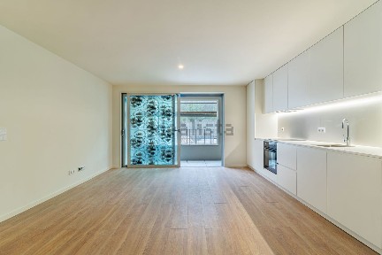 Apartamento T2 à venda na Travessa Monte de São João