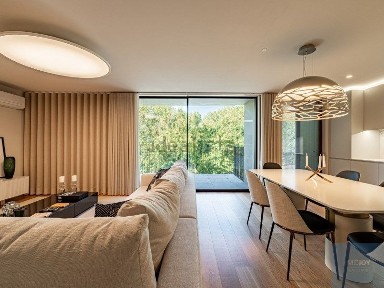 Apartamento T4 à venda na Rua de Chãs, 16