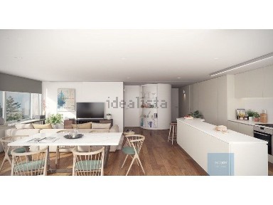 Apartamento T3 à venda na Rua Pinho Leal, 2