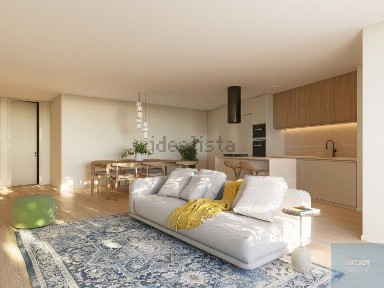 Apartamento T2 à venda na Rua do Conselheiro Veloso da Cruz