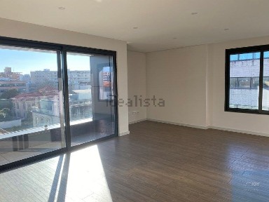Apartamento T4 à venda na Avenida da Boavista