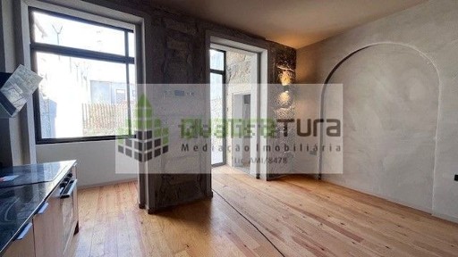 Apartamento T0 à venda no Campo 24 de Agosto