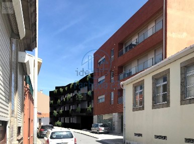 Apartamento T2 à venda na Rua Óscar da Silva