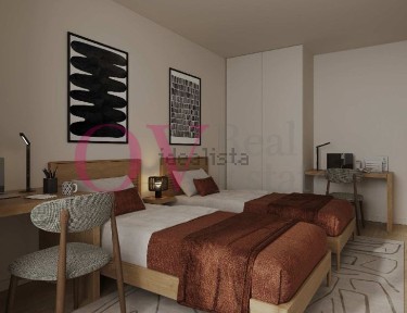 Apartamento T2 à venda na Rua Coronel Almeida Valente, 357