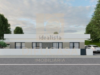 Moradia geminada à venda na Quinta da Lobateira