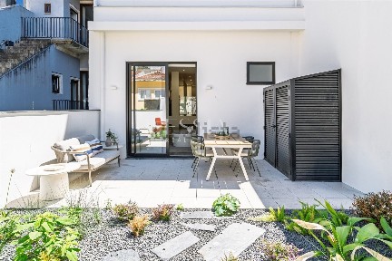 Duplex à venda na Rua de Santos Pousada