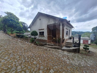 Moradia independente à venda em Fontoura