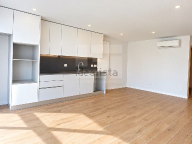 Apartamento T2 à venda na Travessa Eiras, 2