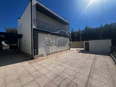 Moradia independente à venda em Caminha e Vilarelho
