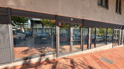 Arrendamento de espaço comercial na Rua Ruben A.