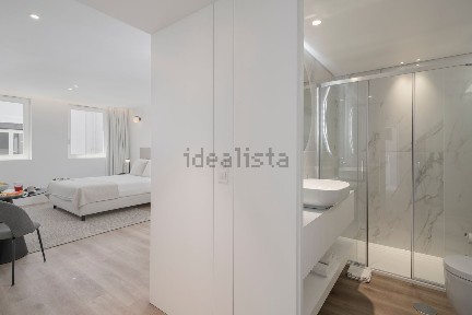 Arrendamento de apartamento T0 na Rua da Carreira