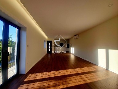 Arrendamento de andar de moradia na Rua de Painçais s/n