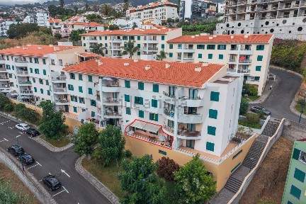 Apartamento T3 à venda em Santo António