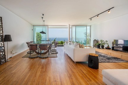 Apartamento T3 à venda na Rampa da Rua Velha da Ajuda