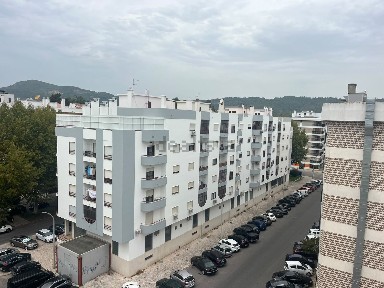Arrendamento de penthouse na Rua Maria Adelaide Rosado Pinto