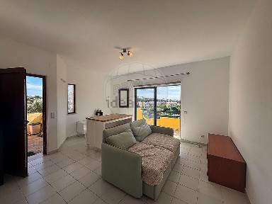 Arrendamento de apartamento T1 na Rua do Nascer do Dia