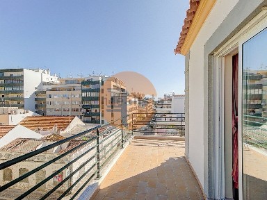 Arrendamento de apartamento T1 na Rua Doutor Oliveira Martins, 46