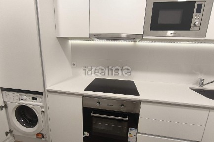 Arrendamento de apartamento T3 na Praça António Enes, 11
