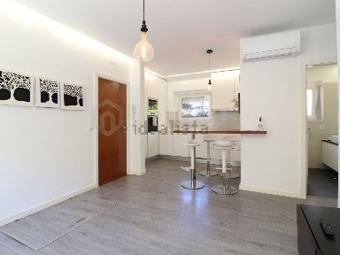 Arrendamento de apartamento T2 na Rua Bernarda Ferreira de Lacerda, 8