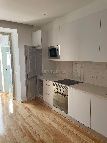 Arrendamento de apartamento T1 na Rua Martins Sarmento, 9