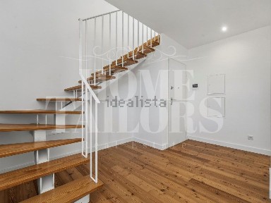 Duplex à venda na Avenida São Pedro, 24 a