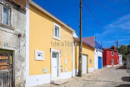 Moradia independente à venda na Rua das Eiras