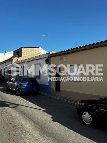 Moradia em banda à venda em Ourique