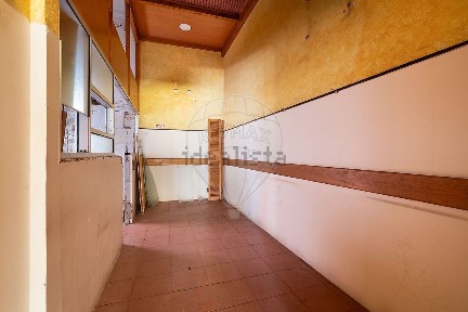 Arrendamento de espaço comercial na Rua Dona Filipa de Vilhena, 6 C