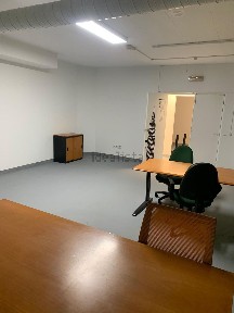 Arrendamento de espaço comercial no Largo Pocinhos