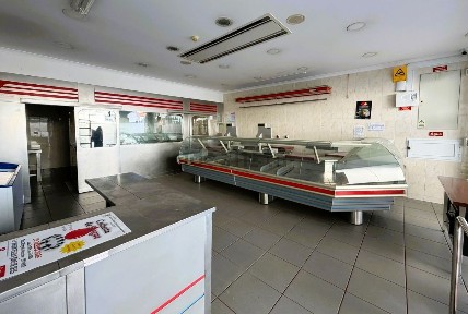 Arrendamento de espaço comercial na Alameda Um de Março, 46