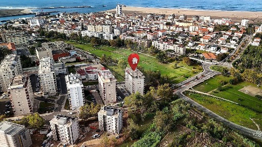 Apartamento T1 à venda na Rua Fausto Pereira de Almeida