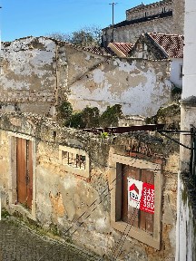 Casa de aldeia à venda na Rua de Santa Cruz