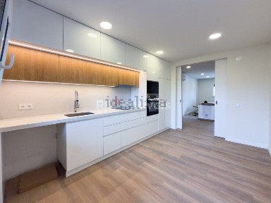 Apartamento T2 à venda na Rua Comandante José Carvalho, 8