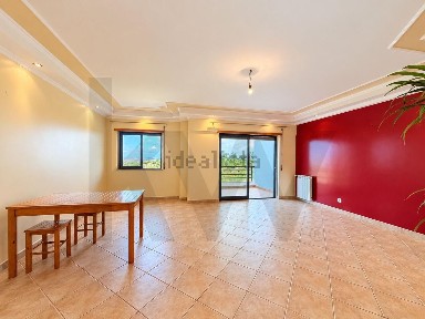 Apartamento T2 à venda na Rua Cidade de Portalegre