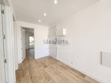 Apartamento T2 à venda em Falagueira-Venda Nova