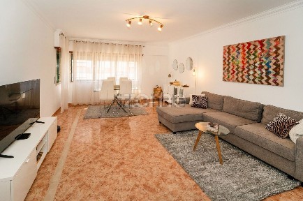 Apartamento T2 à venda na Rua Cidade de Olhão Lb5