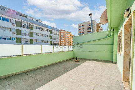 Penthouse à venda na Rua Actor António Silva