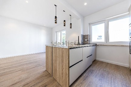 Apartamento T2 à venda na Rua Padre Anchieta, 14